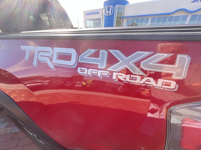 Used 2022 Toyota Tacoma TRD Off-Road w/ Technology Package AWD/4WD image 32