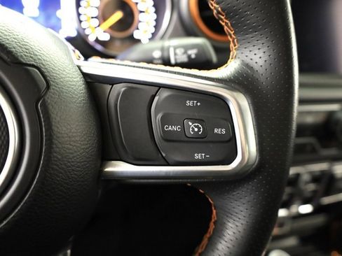 Used 2023 Jeep Gladiator Mojave w/ Cold Weather Group image 31