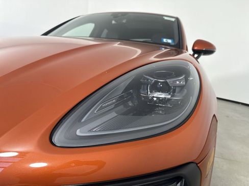 Certified 2024 Porsche Macan GTS AWD/4WD image 11
