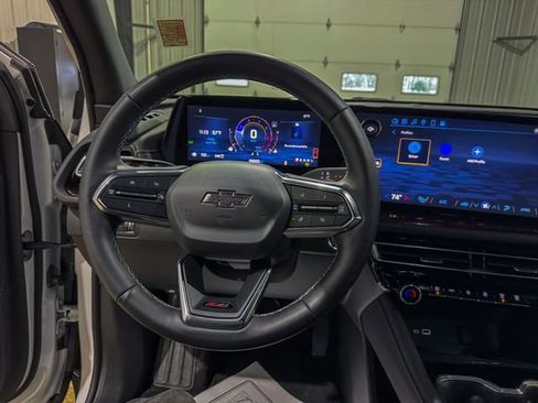 Used 2024 Chevrolet Traverse Z71 image 14