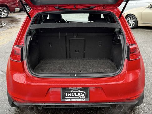 Used 2015 Volkswagen Golf 4-Door image 3