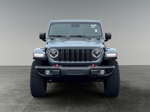 Used 2025 Jeep Wrangler Unlimited Rubicon AWD/4WD image 2