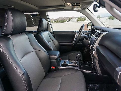 Used 2022 Toyota 4Runner SR5 Premium image 8