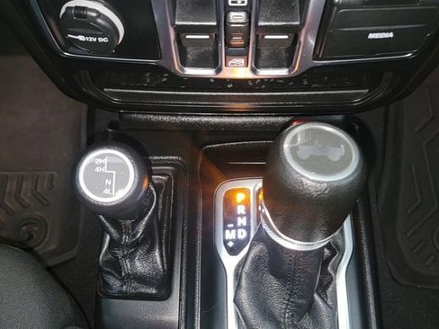 Used 2021 Jeep Wrangler Unlimited Sport AWD/4WD image 25