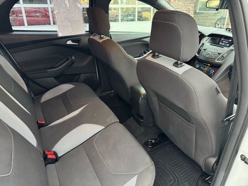 Used 2017 Ford Focus ST image 35