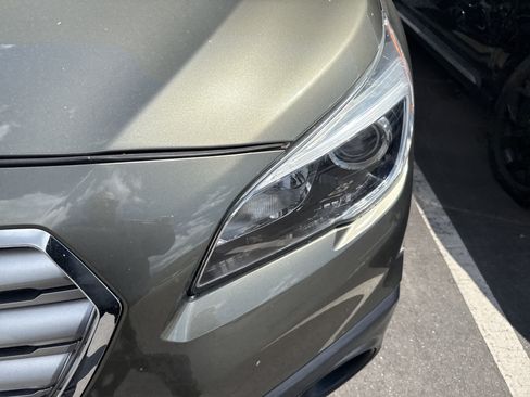 Used 2017 Subaru Outback 3.6R Limited AWD/4WD image 10