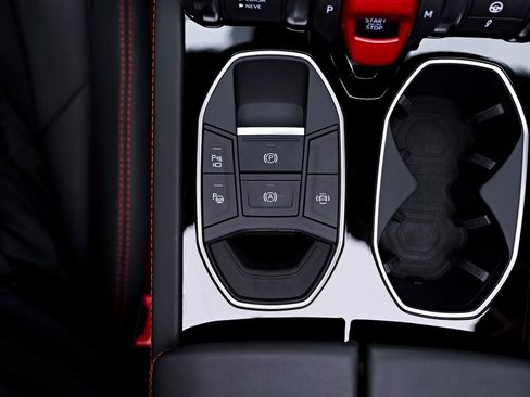 Used 2022 Lamborghini Urus image 72