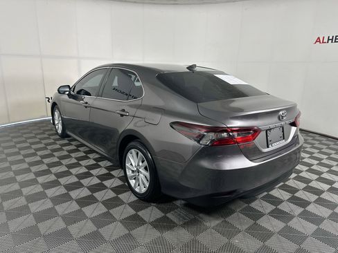 Used 2023 Toyota Camry LE image 5