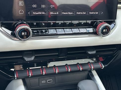 New 2026 GMC Canyon AT4X w/ AT4X AEV Edition AWD/4WD image 17