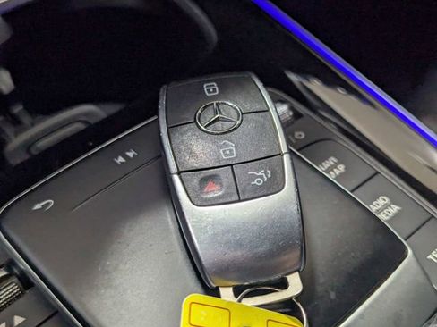Used 2022 Mercedes-Benz GLB 250 image 22