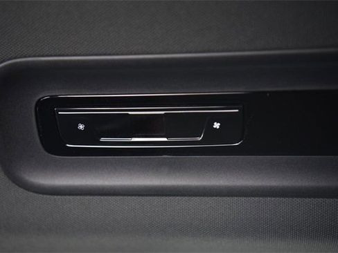 New 2025 Volkswagen ID. Buzz Pro S image 24