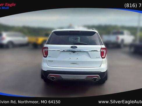Used 2016 Ford Explorer XLT w/ Equipment Group 202A AWD/4WD image 4