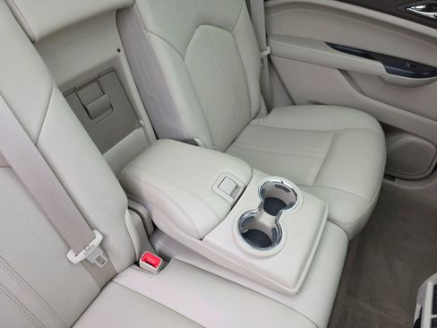 Used 2015 Cadillac SRX Luxury FWD image 25