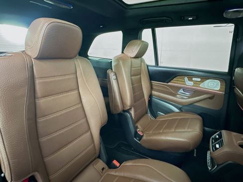 Used 2024 Mercedes-Benz GLS 580 4MATIC w/ E-Active Body Control Package image 27