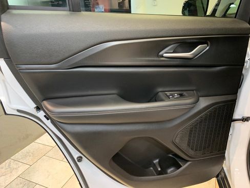 Used 2023 Jeep Grand Cherokee Altitude image 49