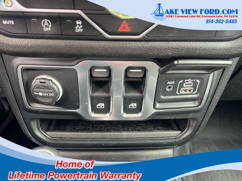 Used 2025 Jeep Wrangler Sport AWD/4WD image 33