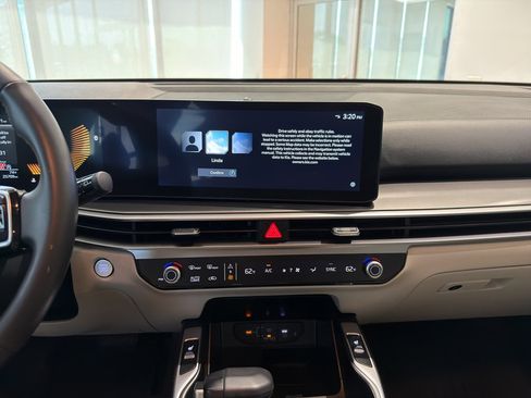 Certified 2025 Kia Sorento S AWD/4WD image 14