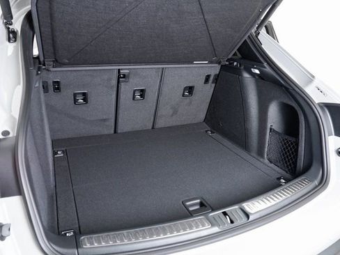 Certified 2025 Porsche Macan image 29