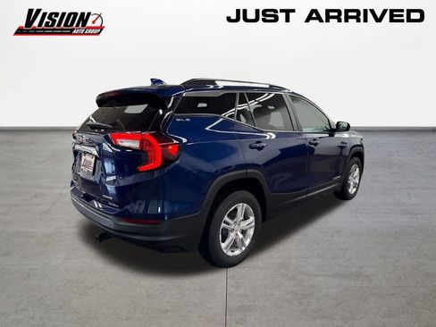 Used 2022 GMC Terrain SLE w/ Driver Convenience Package image 5