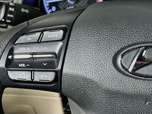 Used 2020 Hyundai Elantra SEL w/ Convenience Package (C2) FWD image 11