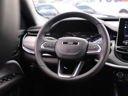 Used 2025 Jeep Compass Limited AWD/4WD image 22