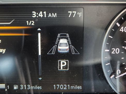 Used 2025 Nissan Versa SV FWD image 27