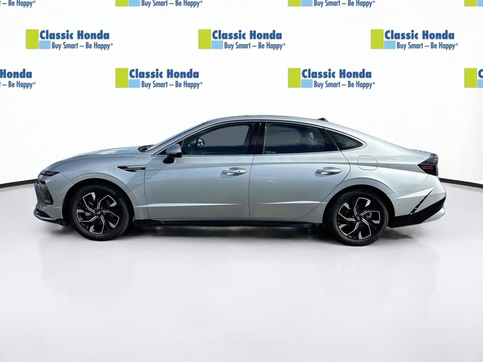 Used 2024 Hyundai Sonata SEL FWD image 4