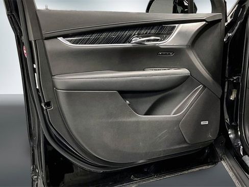 Used 2020 Cadillac XT6 Premium Luxury image 21