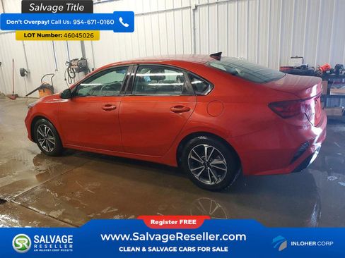 Used 2022 Kia Forte LXS w/ LXS Technology Package FWD image 3