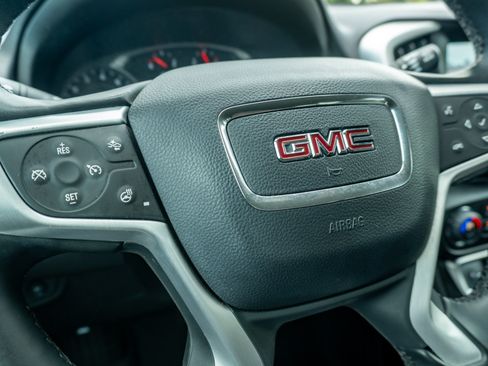 Used 2024 GMC Terrain SLT w/ Elevation Edition AWD/4WD image 31