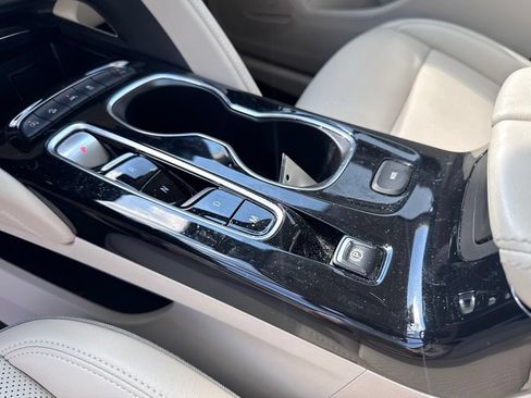 Used 2023 Buick Envision Essence AWD/4WD image 18