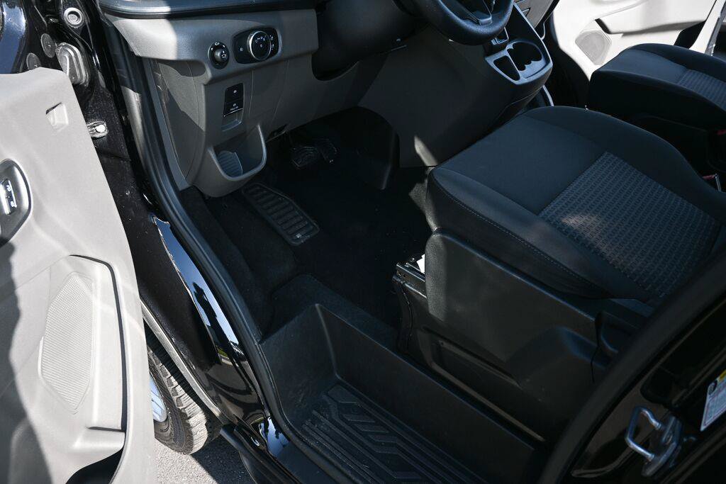 Used 2025 Ford Transit 350 XLT RWD image 7