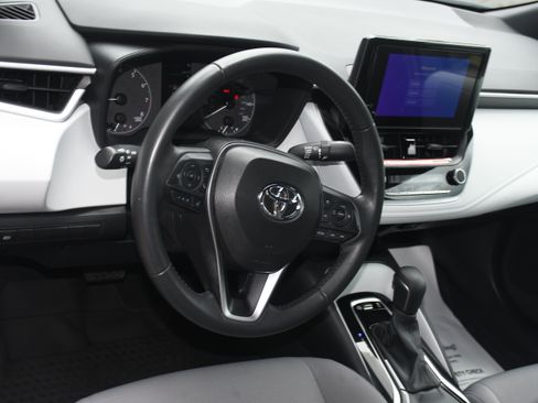 Certified 2025 Toyota Corolla SE FWD image 8