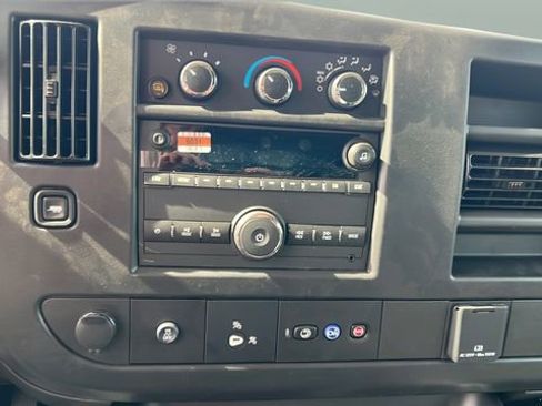 Used 2025 GMC Savana 2500 RWD image 11