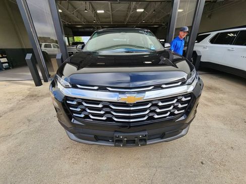 Used 2026 Chevrolet Equinox LT FWD image 2