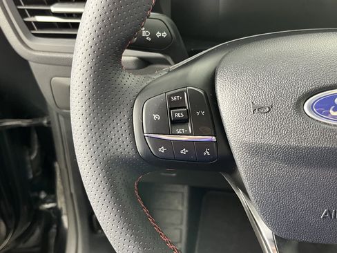 Used 2025 Ford Escape ST-Line image 18