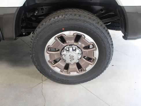 New 2025 Ford F350 King Ranch w/ FX4 Off-Road Package image 57