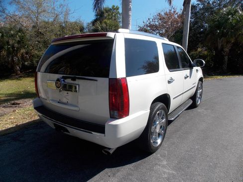 Used 2007 Cadillac Escalade 2WD w/ Information Package image 10
