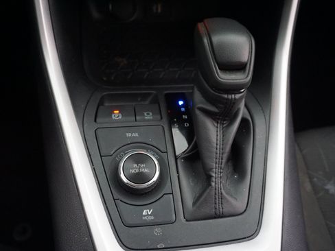 Used 2024 Toyota RAV4 XLE w/ Weather Package AWD/4WD image 10