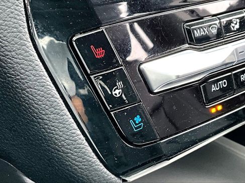 Used 2023 Ford Explorer Limited w/ Limited Technology Package image 35