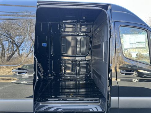 New 2026 Mercedes-Benz Sprinter 2500 image 7