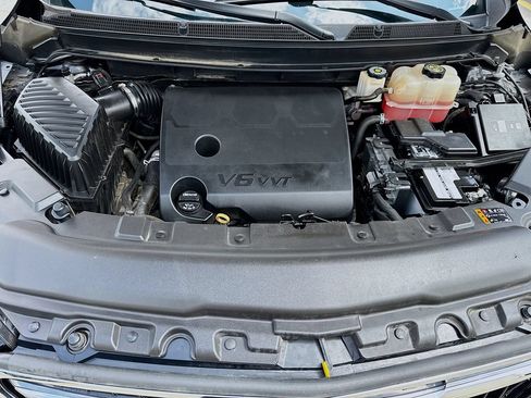 Used 2018 Buick Enclave Essence FWD image 40