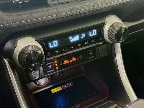 Used 2023 Toyota RAV4 Limited image 15