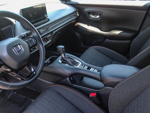 Used 2025 Honda HR-V Sport image 18