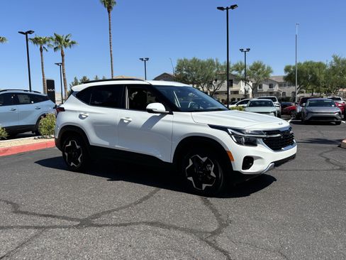 Certified 2025 Kia Seltos EX FWD image 31
