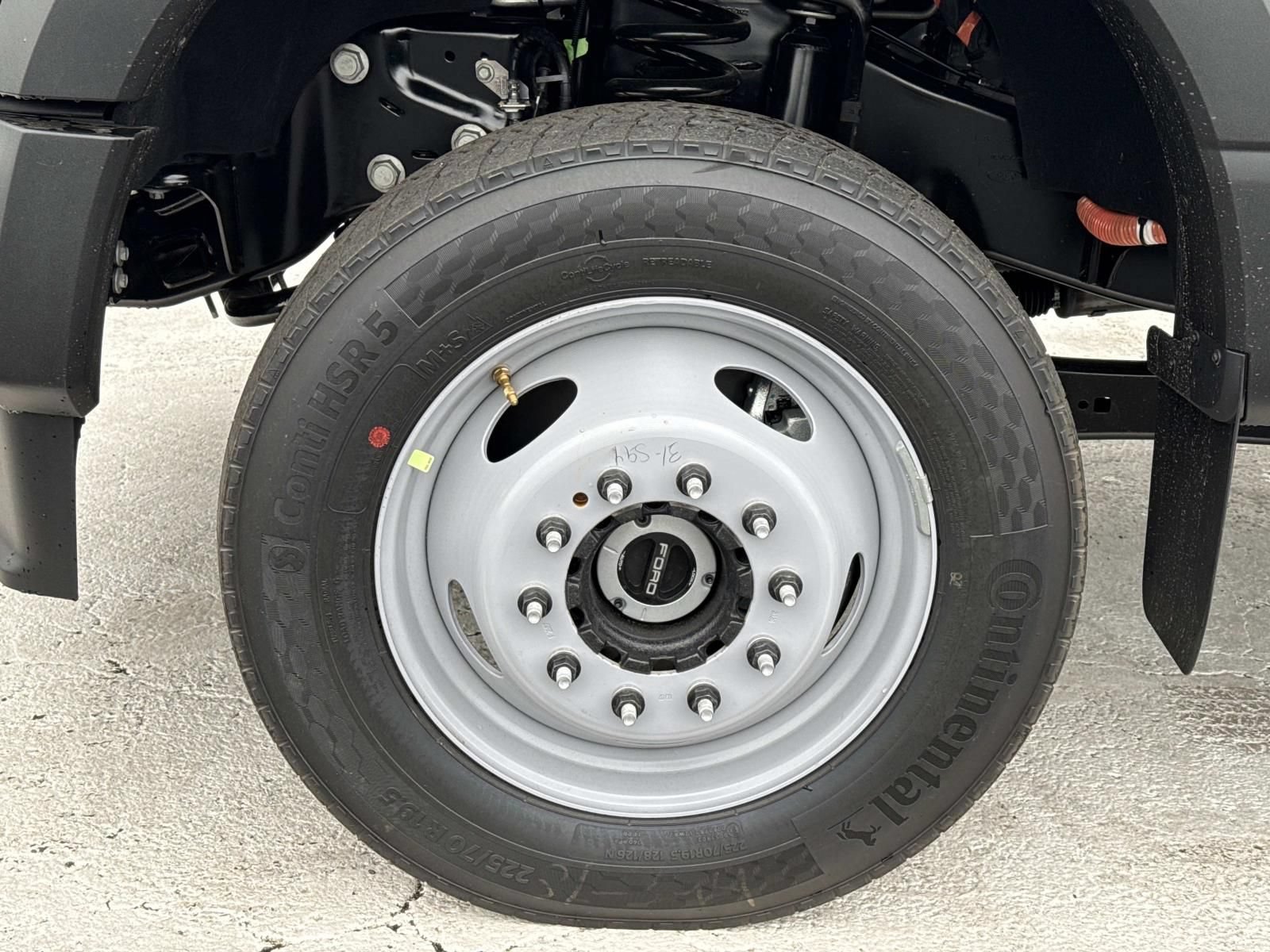 New 2026 Ford F550 4x4 Crew Cab Super Duty image 9