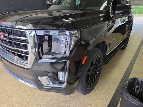 Used 2023 GMC Yukon SLT w/ SLT Premium Package AWD/4WD image 5