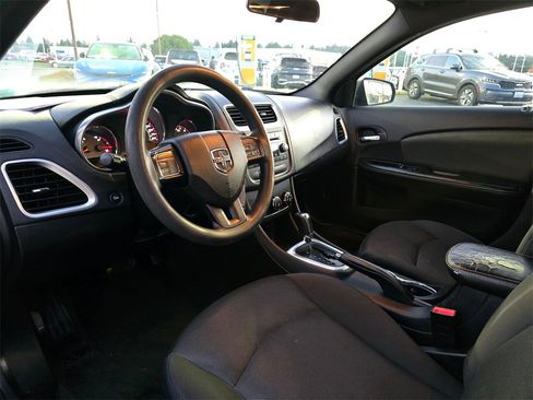 Used 2014 Dodge Avenger SE image 11