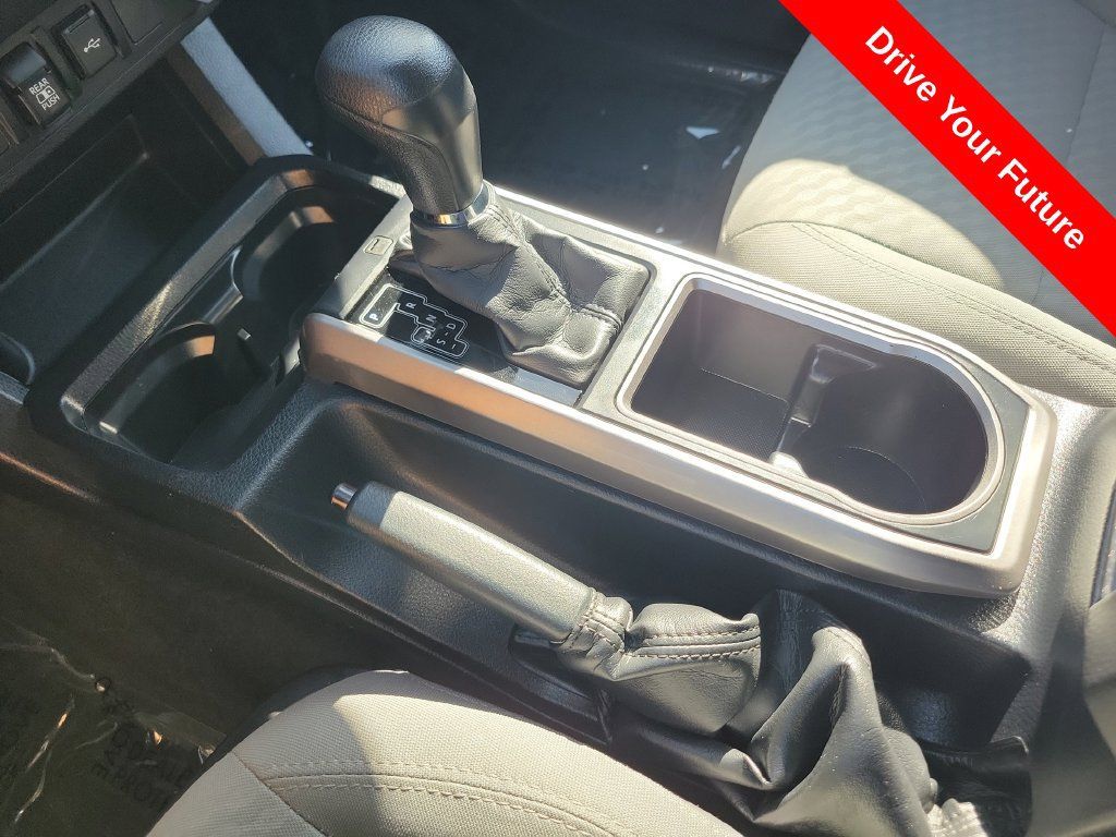 Used 2020 Toyota Tacoma SR5 RWD image 15