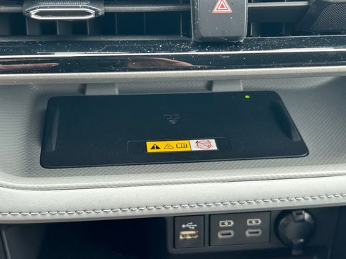 Used 2023 Toyota Highlander Limited AWD/4WD image 38